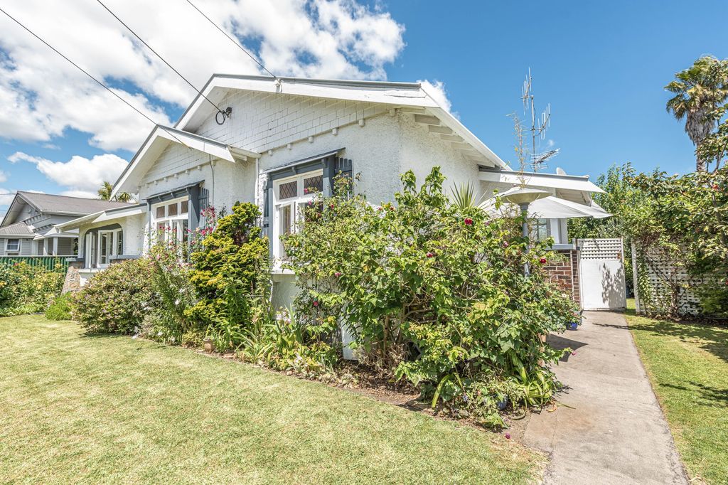 Property value 8 Jellicoe Street, Whanganui East realestate.co.nz