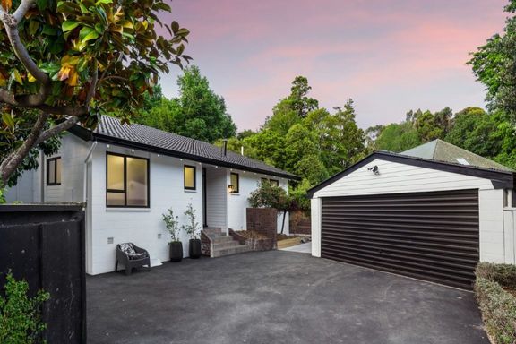 Property value - 5 Holmcroft Court, Cracroft - realestate.co.nz