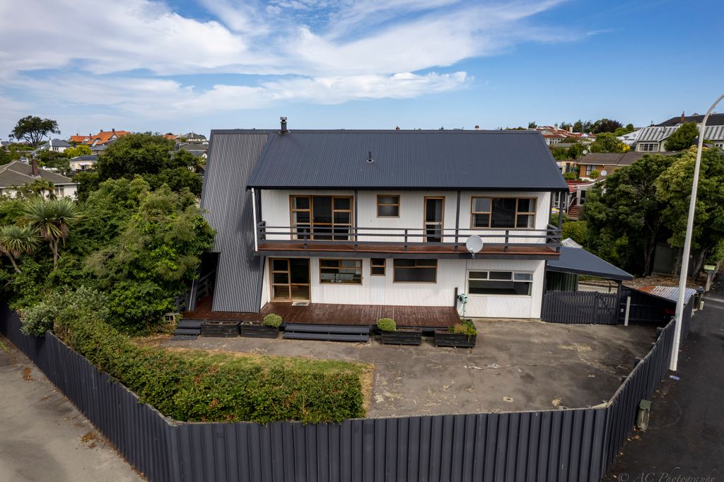 Property value 161 Le Cren Street, Seaview realestate.co.nz