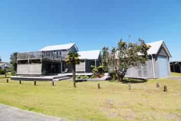 112 Corokia Place, Matarangi