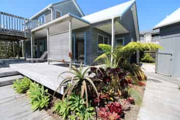 112 Corokia Place, Matarangi