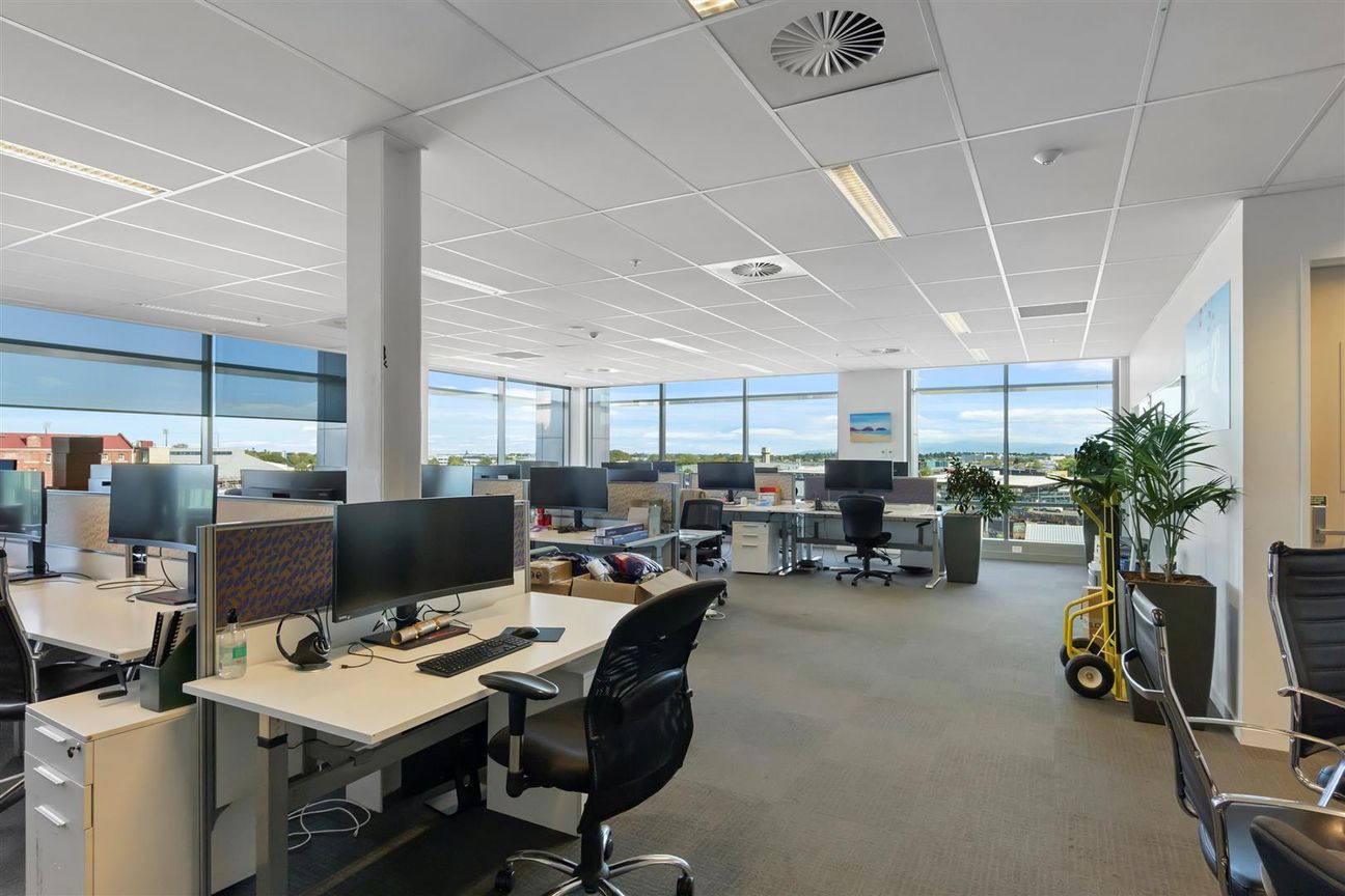 West-facing with Exceptional Views - Vaade 5
