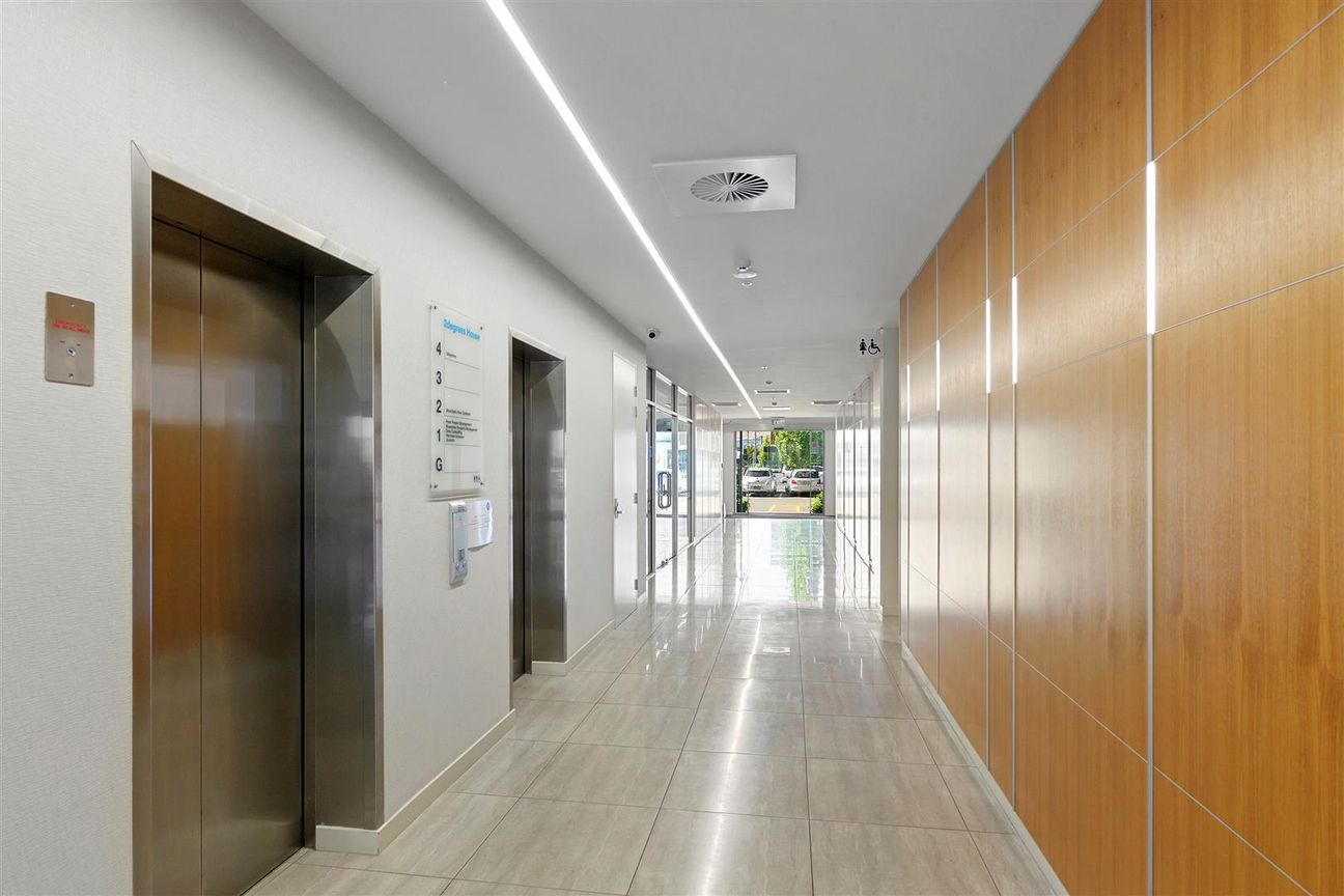 West-facing with Exceptional Views - Vaade 3