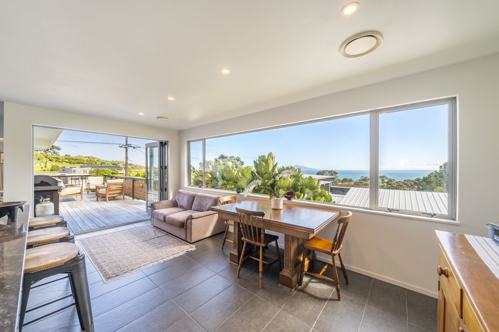 Property value 86 Muri Road, Pukerua Bay realestate.co.nz