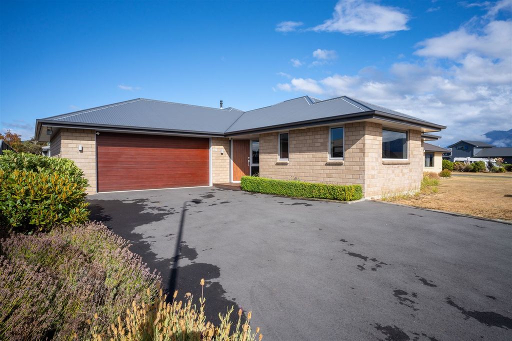 Property value 16 Cunaris Way, Te Anau realestate.co.nz