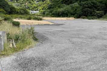 Parking Space 400 sqm +