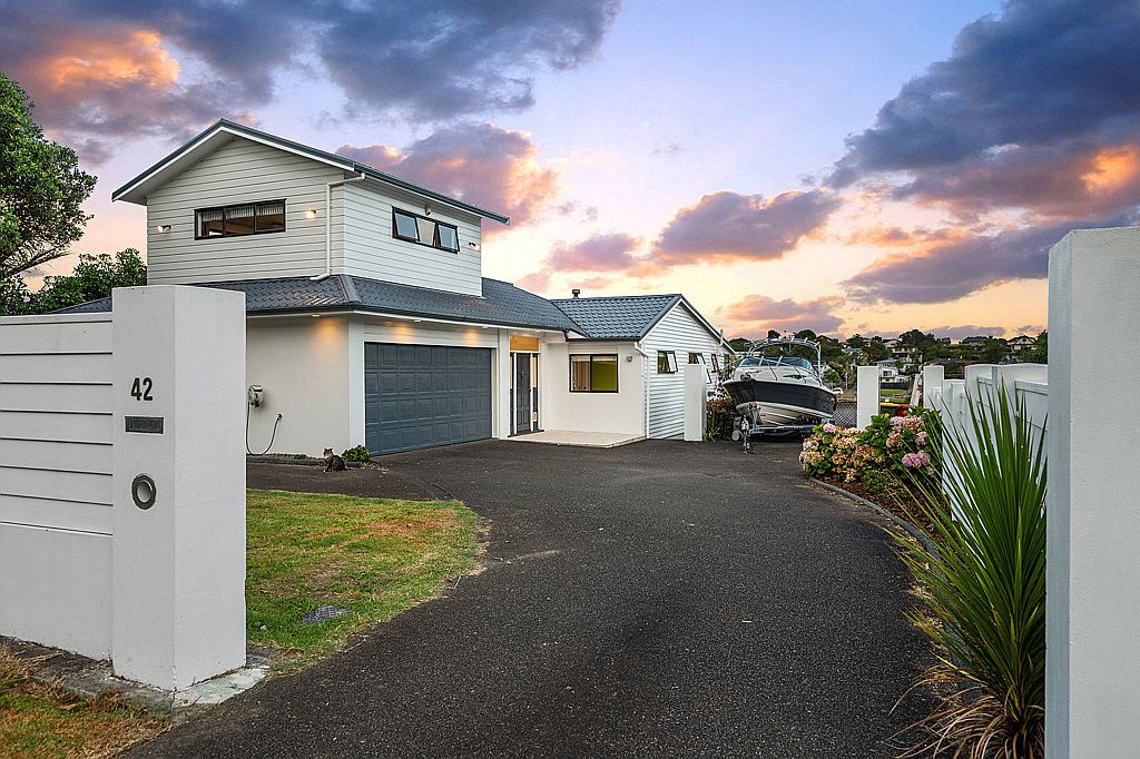 Sold 42 Nigel Road, Browns Bay realestate.co.nz