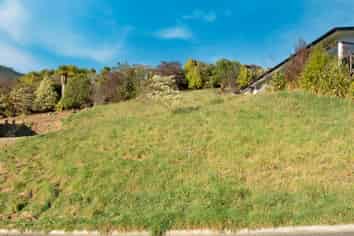 14 Woodford Lane, STOKE