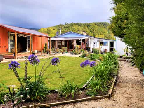 3 Hawes Street, Waimangaroa