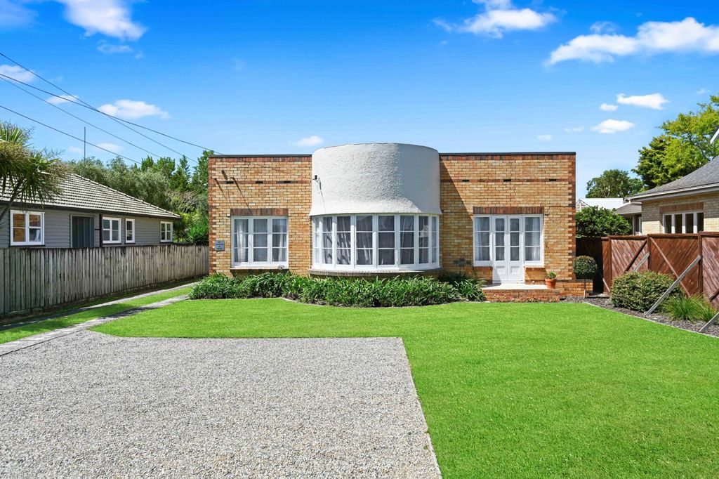 Property value 12 Grey Street, Hamilton East realestate.co.nz