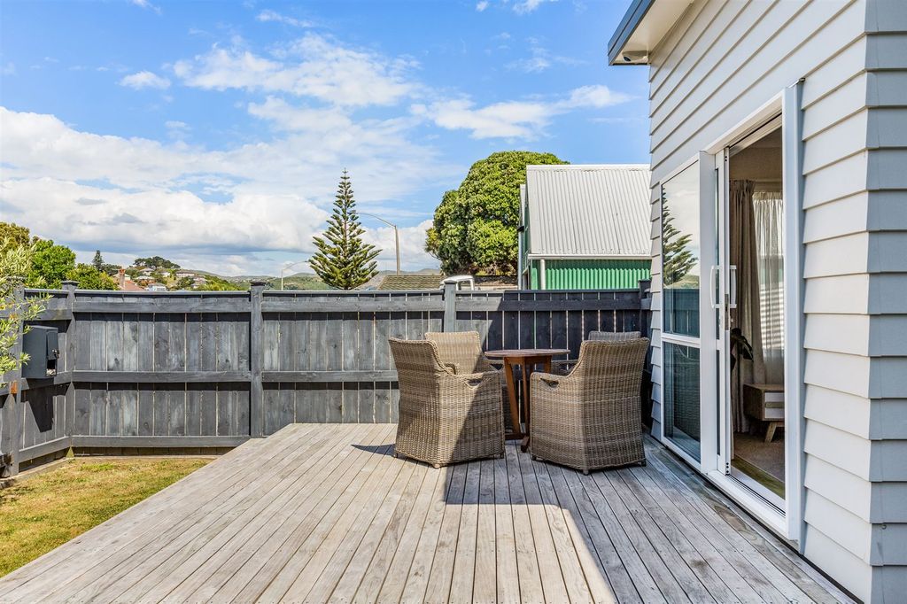 Property value 42 Main Road, Titahi Bay realestate.co.nz