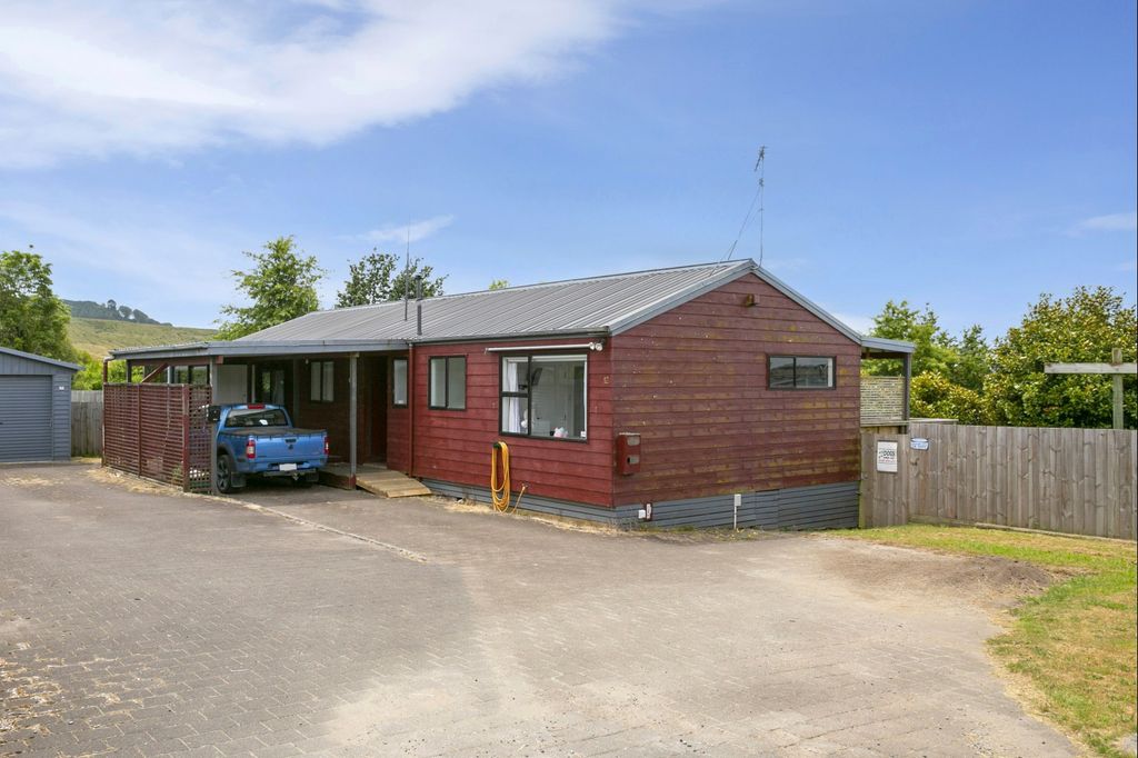 Property value 12 Reeves Road, Acacia Bay realestate.co.nz