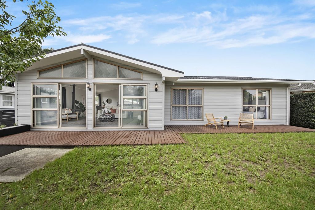 Property value 20 Stonehurst Avenue, Waiuku realestate.co.nz