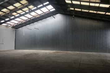 Prime Location Large Volume Warehouse 