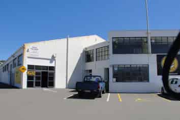Prime Location Large Volume Warehouse 