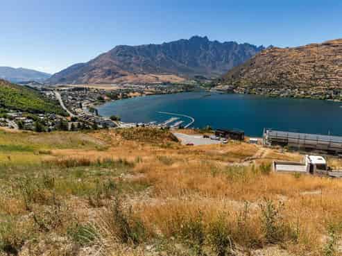55 Angelo Drive, Queenstown Hill