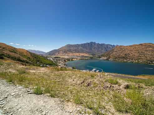 6 Lobb Lane, Queenstown Hill