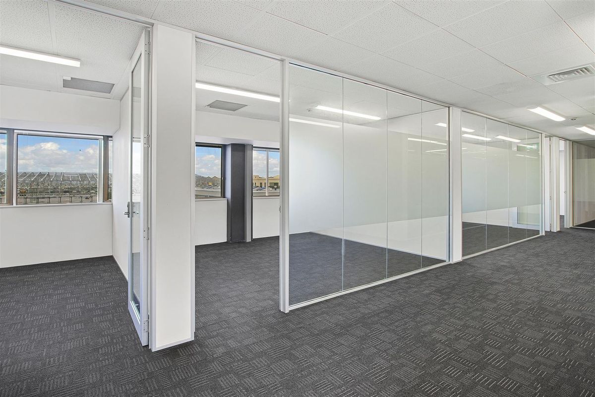 CBRE - Top Floor Newmarket Office - Ansicht 3