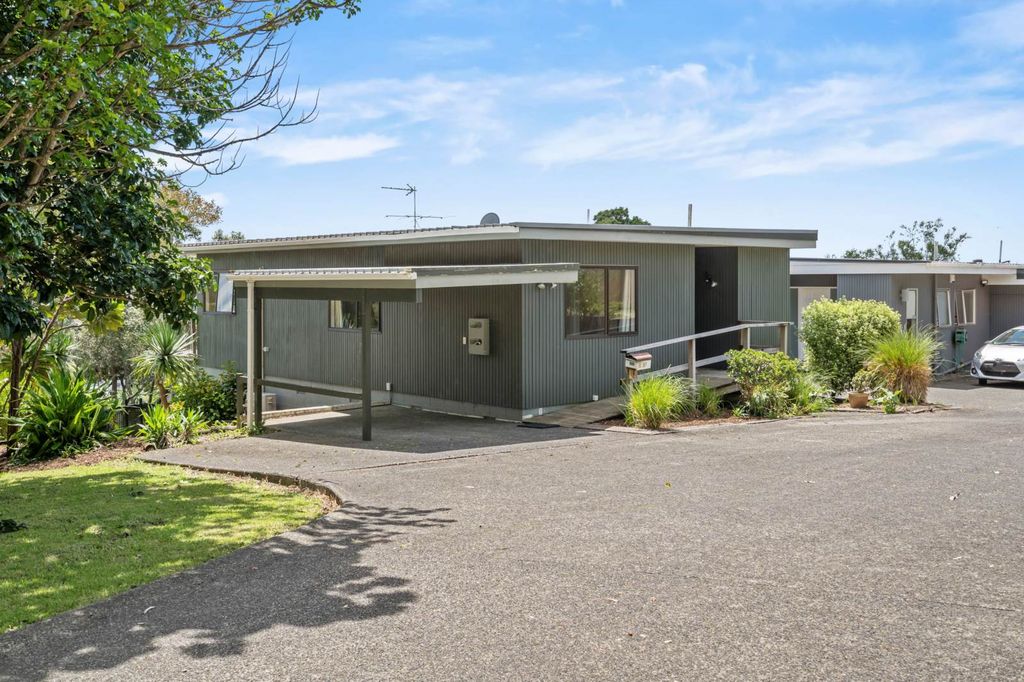 Sold 103P Glengarry Road, Glen Eden realestate.co.nz