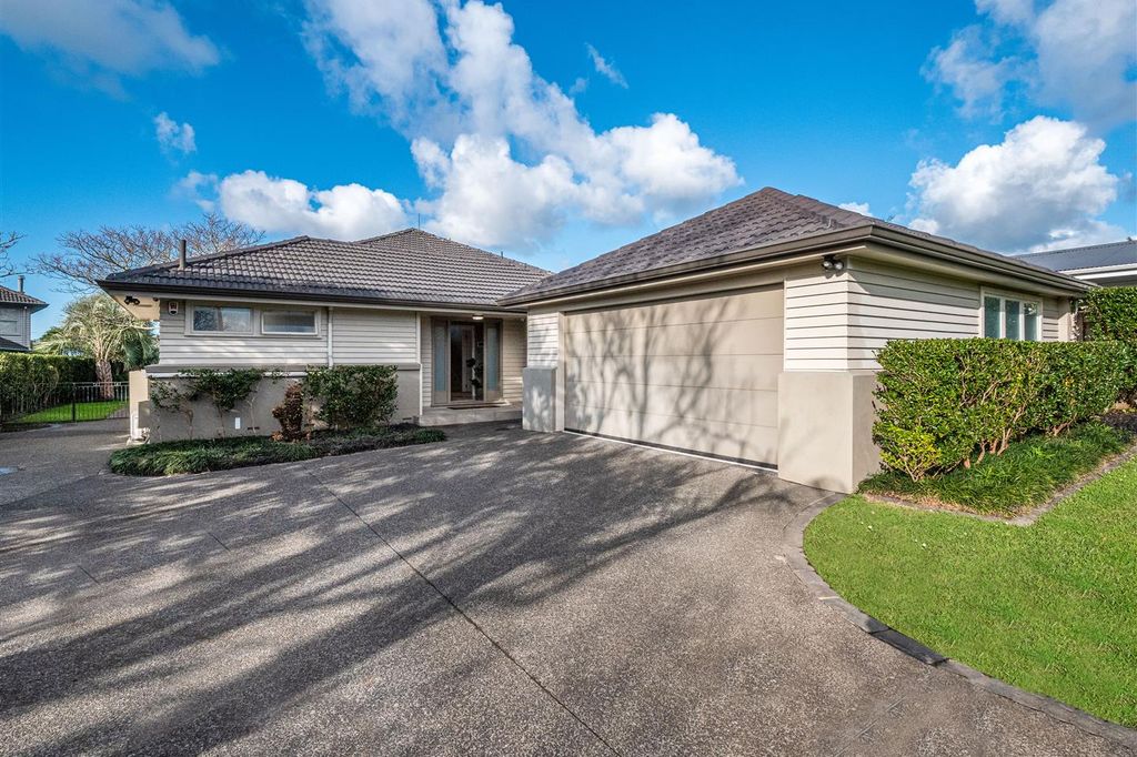 Property value 136 Clovelly Road, Bucklands Beach realestate.co.nz