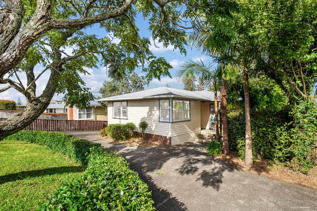 Property value 544 Glenfield Road, Glenfield realestate.co.nz