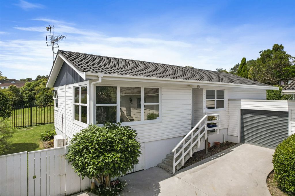 Property value 2/34A Sunnynook Road, Sunnynook realestate.co.nz