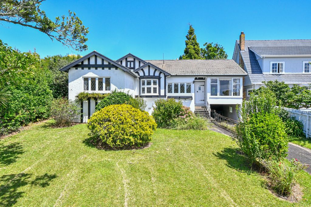 Sold 53 Ripon Crescent, Meadowbank realestate.co.nz