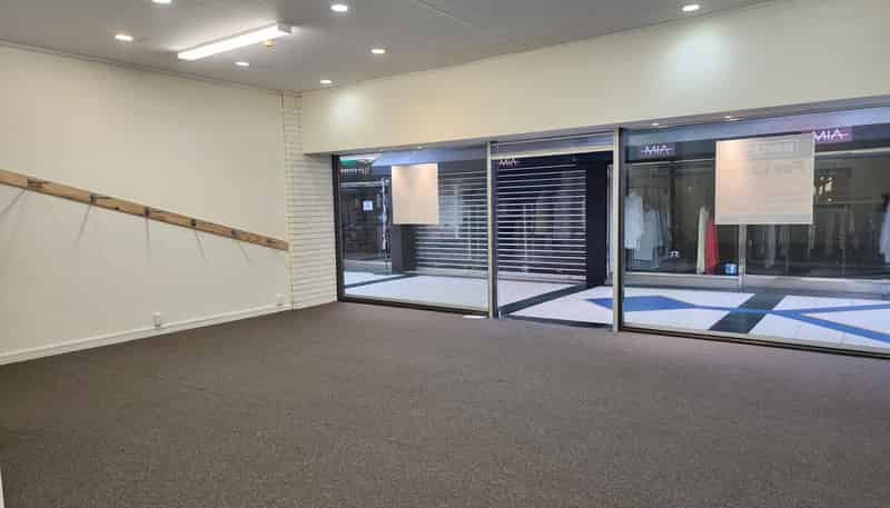 8 and 9/43 Devonport Road, Tauranga