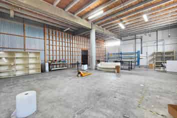 Newmarket standalone office with 876sqm warehouse