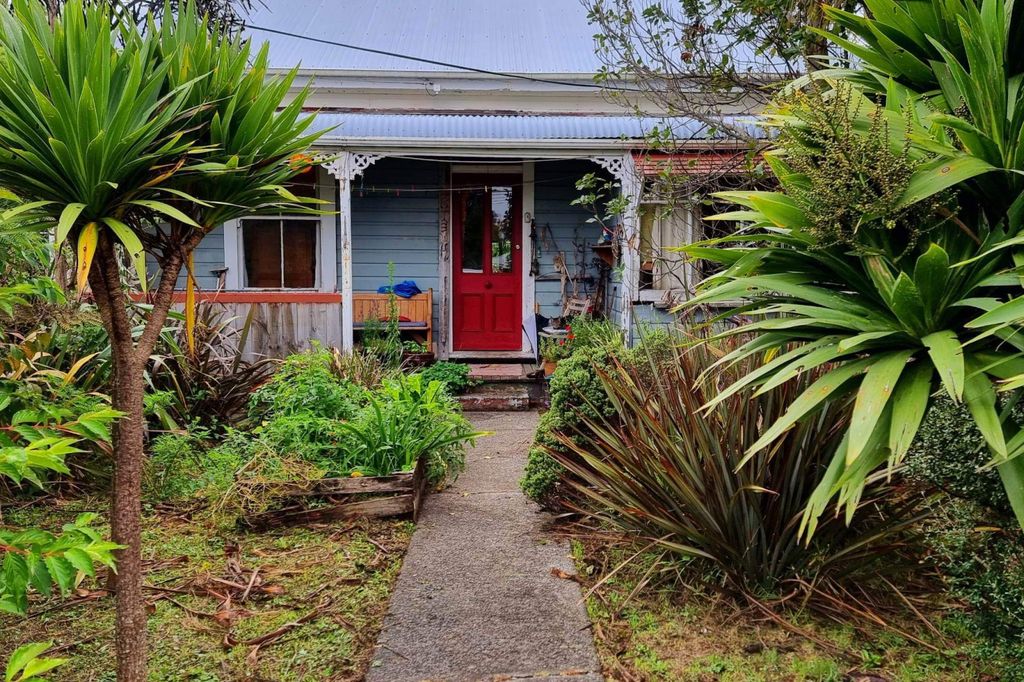 Property value 5 Anderson Street, Eketahuna realestate.co.nz