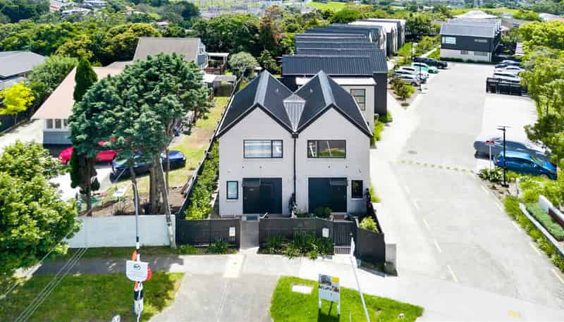 105 Waimumu Road, Massey