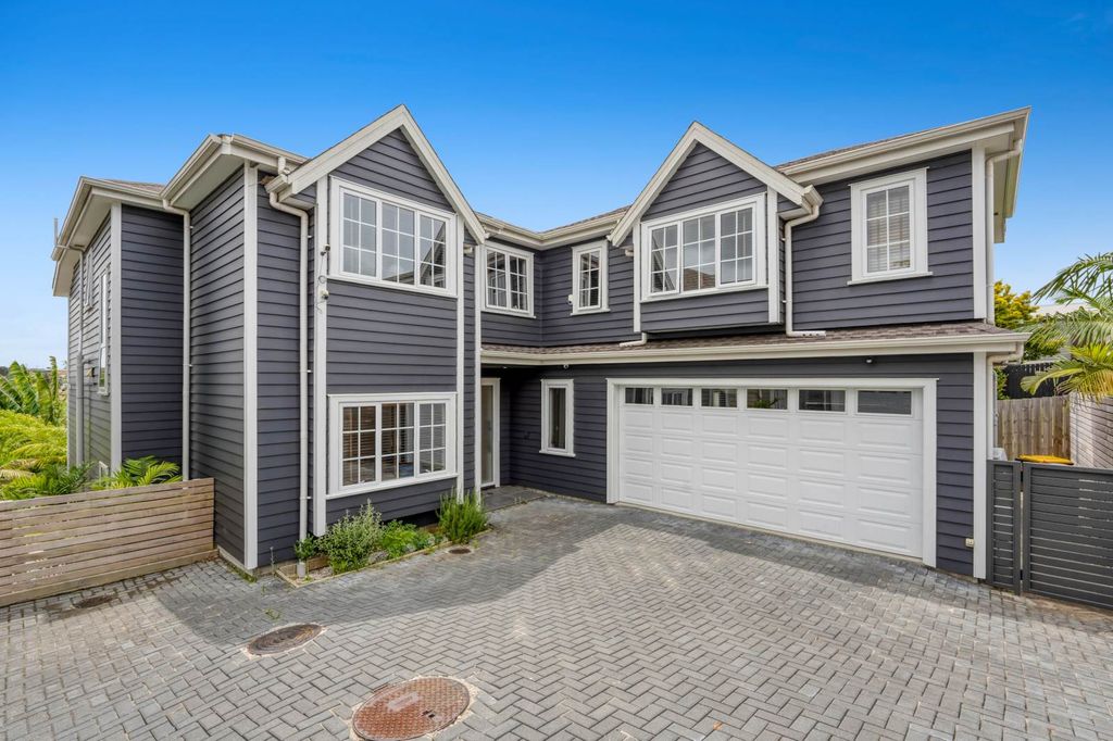 Property value 2A Garadice Road, Rothesay Bay realestate.co.nz