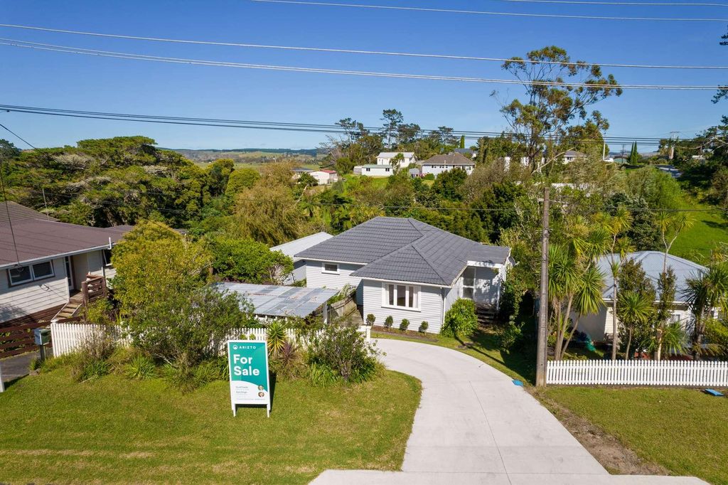 Property value 25 Makiri Street, Helensville realestate.co.nz