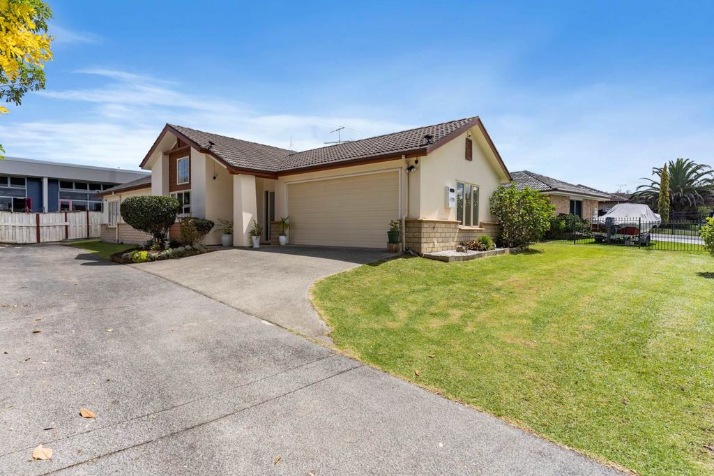 Property value 70 Riverton Drive, Randwick Park realestate.co.nz