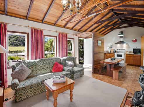 59 Raurimu Road, National Park