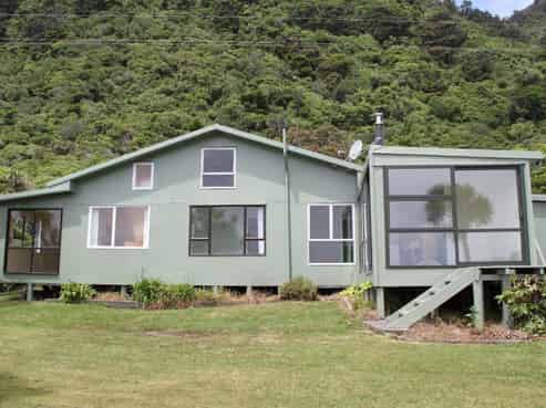 2187 Coast Road, Barrytown