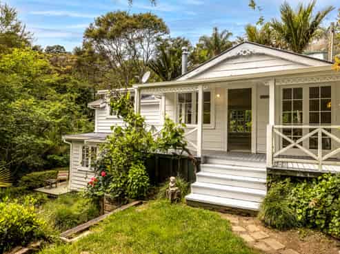 37 Hill Road, Palm Beach