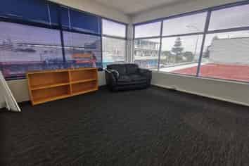 Tidy Level 1 Office Space For Lease