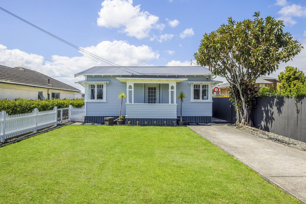 Property value - 18 Hall Avenue, Mangere - realestate.co.nz