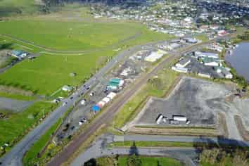 Develop or Occupy +/- 12,000mÂ² in Helensville