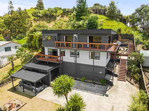 105 Oakura Road, Oakura Coast