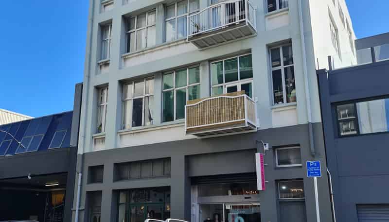 1/14 College Street, TE ARO