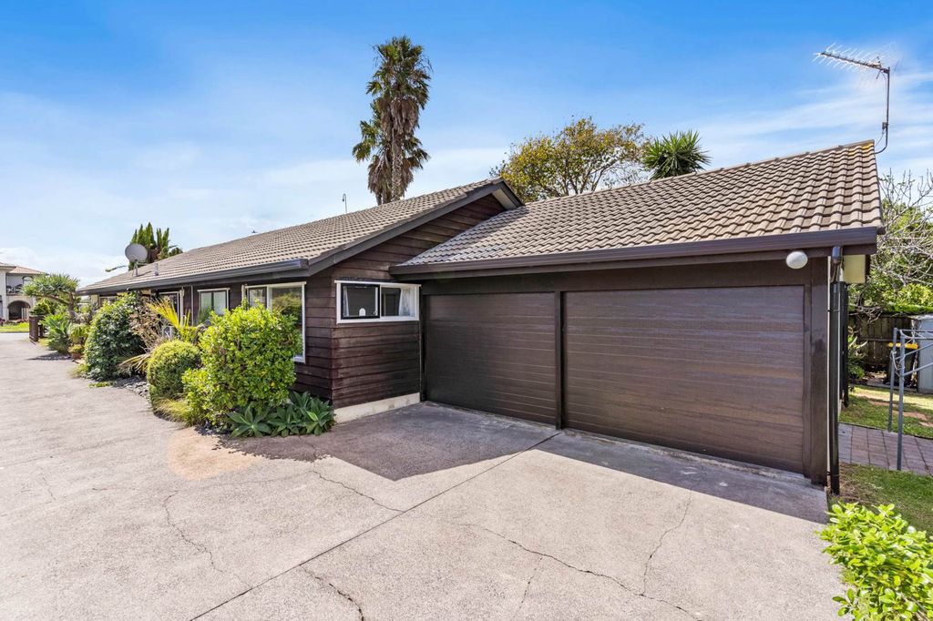 Property value 48 Prince Regent Drive, Half Moon Bay realestate.co.nz