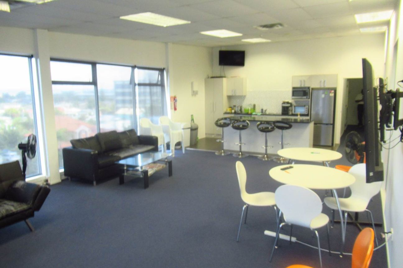 400M² AFFORDABLE MODERN OFFICE - More