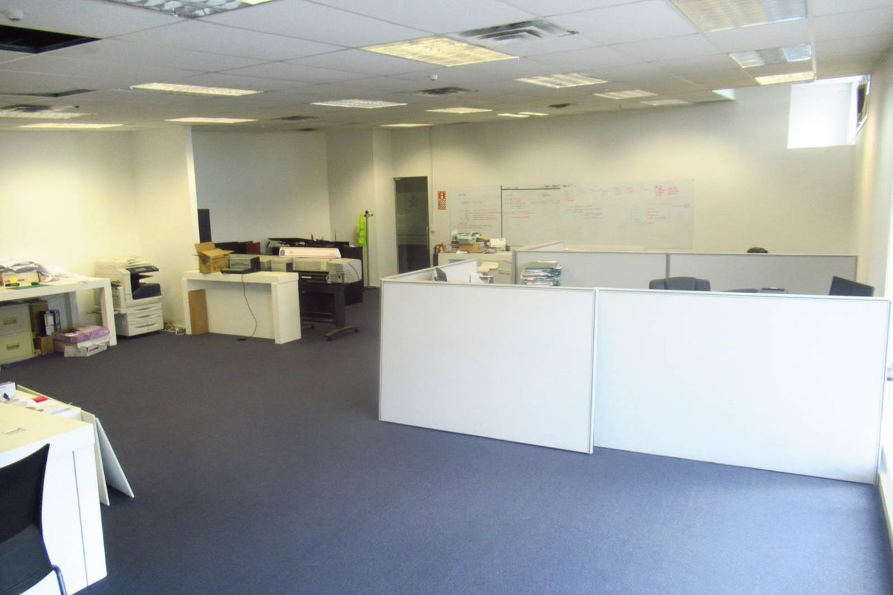 400M² AFFORDABLE MODERN OFFICE - View 3