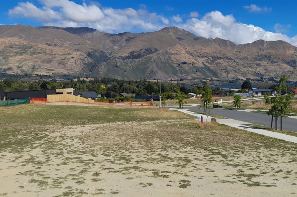 Sold 8 Fenton Avenue, Wanaka realestate.co.nz