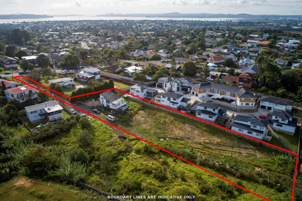 Property value 21 Colwill Road, Massey realestate.co.nz