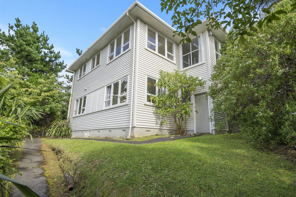 Sold 5 Chequers Way, Crofton Downs realestate.co.nz