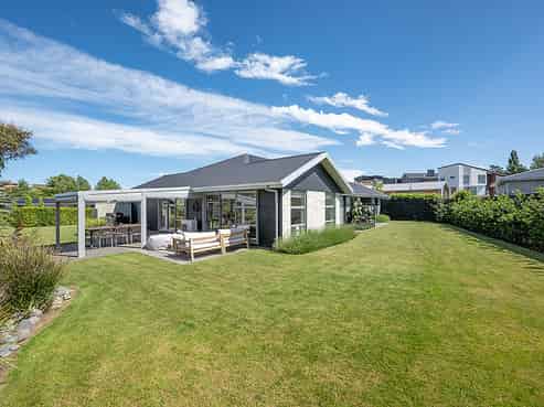 5 Avignon Place, Fairhall