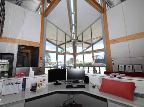 Office & yard Central Kumeu